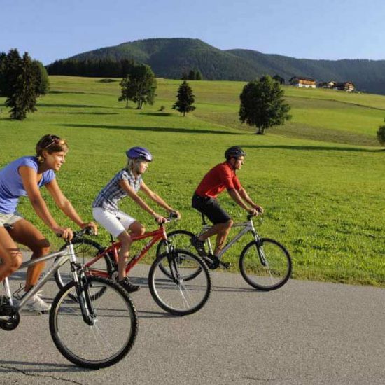 Escursioni, mountain bike e nuoto in Val Pusteria